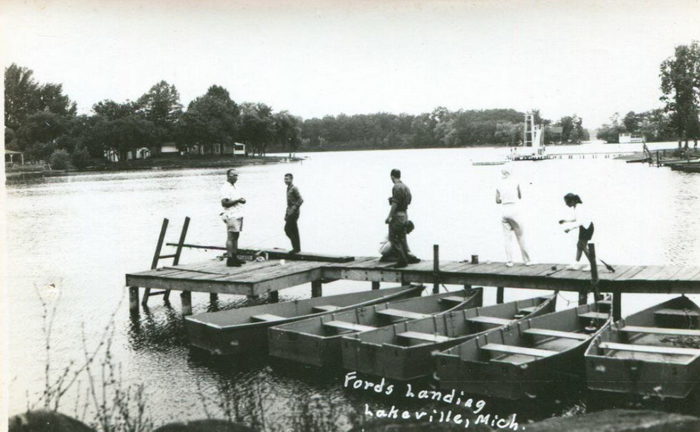 Lakeville - Old Postcard (newer photo)